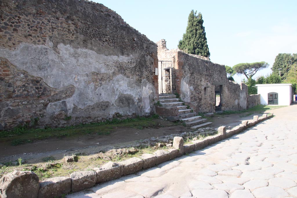 HGW24 Pompeii Villa Of Diomedes October 2023 Looking North Along